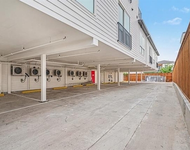 2217 N Fitzhugh Avenue - Photo Thumbnail 29