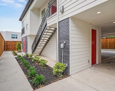 2217 N Fitzhugh Avenue - Photo Thumbnail 3