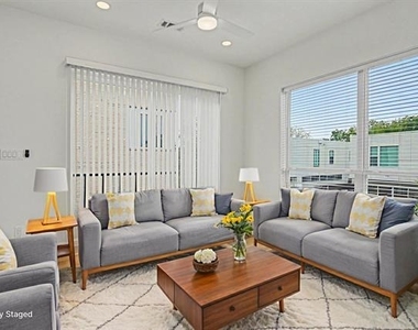 2217 N Fitzhugh Avenue - Photo Thumbnail 6