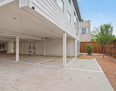 2217 N Fitzhugh Avenue - Photo Thumbnail 34