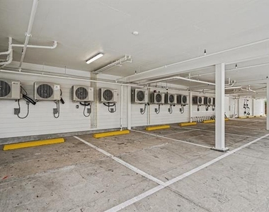2217 N Fitzhugh Avenue - Photo Thumbnail 28