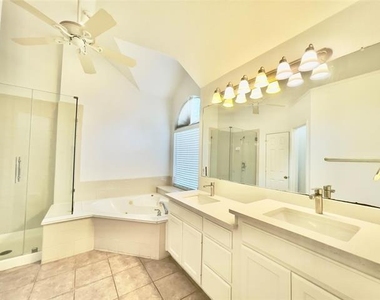 11002 Tree Shadow Lane - Photo Thumbnail 25