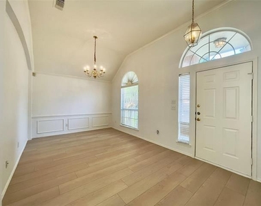 11002 Tree Shadow Lane - Photo Thumbnail 4