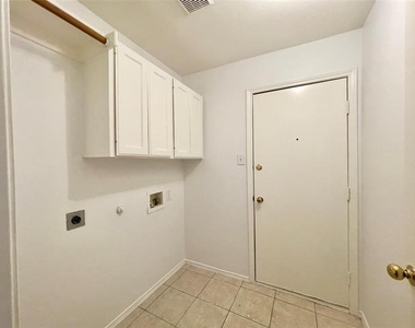 11002 Tree Shadow Lane - Photo Thumbnail 30
