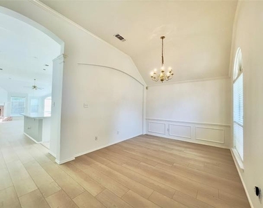 11002 Tree Shadow Lane - Photo Thumbnail 2