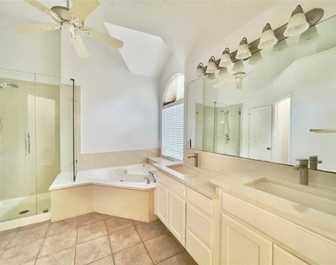 11002 Tree Shadow Lane - Photo Thumbnail 22