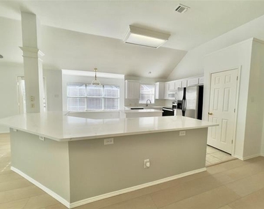 11002 Tree Shadow Lane - Photo Thumbnail 12