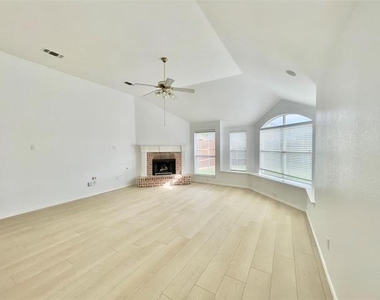 11002 Tree Shadow Lane - Photo Thumbnail 8