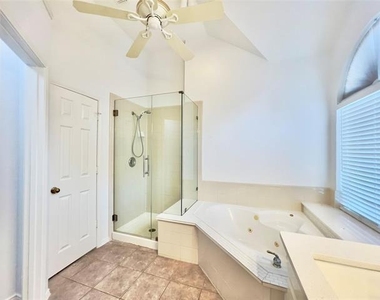 11002 Tree Shadow Lane - Photo Thumbnail 24
