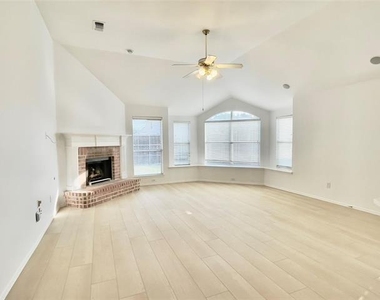 11002 Tree Shadow Lane - Photo Thumbnail 16