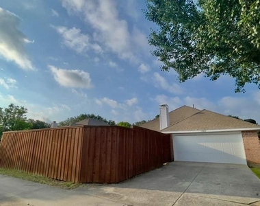 11002 Tree Shadow Lane - Photo Thumbnail 33