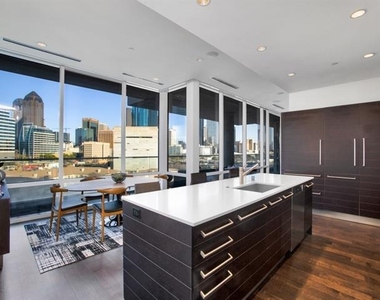 2408 Victory Park Lane - Photo Thumbnail 2