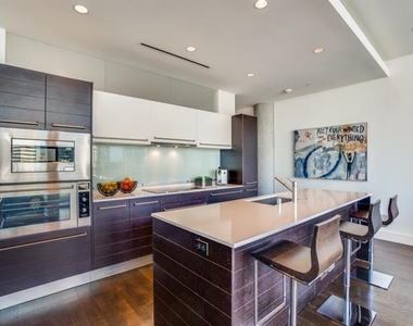 2408 Victory Park Lane - Photo Thumbnail 5