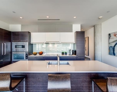 2408 Victory Park Lane - Photo Thumbnail 7