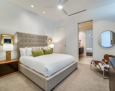2408 Victory Park Lane - Photo Thumbnail 12