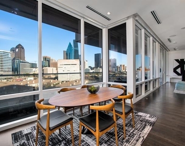 2408 Victory Park Lane - Photo Thumbnail 11