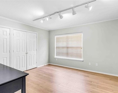3327 Rosedale Avenue - Photo Thumbnail 11