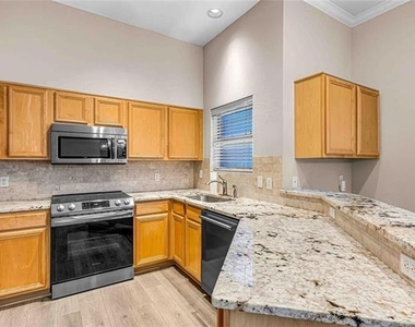 3327 Rosedale Avenue - Photo Thumbnail 8