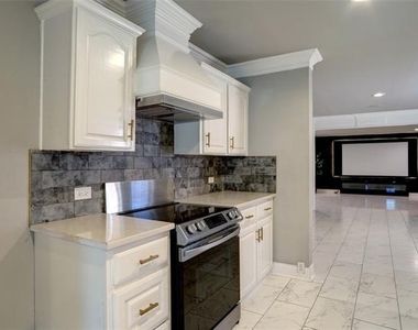 1409 Waterford Drive - Photo Thumbnail 11