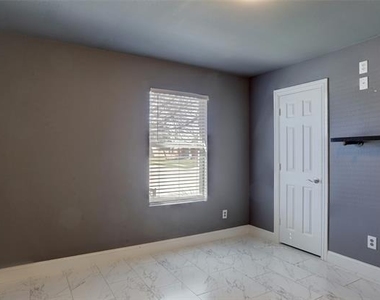 1409 Waterford Drive - Photo Thumbnail 20