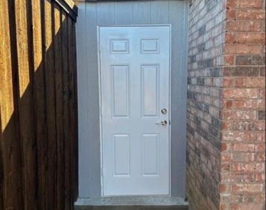 1409 Waterford Drive - Photo Thumbnail 2