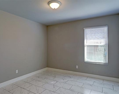 1409 Waterford Drive - Photo Thumbnail 21