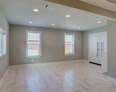 1409 Waterford Drive - Photo Thumbnail 17