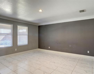 1409 Waterford Drive - Photo Thumbnail 16