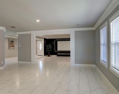 1409 Waterford Drive - Photo Thumbnail 5