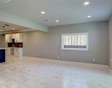 1409 Waterford Drive - Photo Thumbnail 14