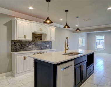 1409 Waterford Drive - Photo Thumbnail 10