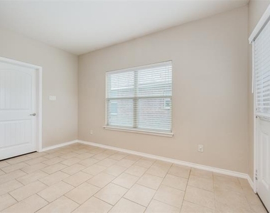 4512 Remuda Lane - Photo Thumbnail 10
