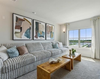 4700 Sandburg Street - Photo Thumbnail 16