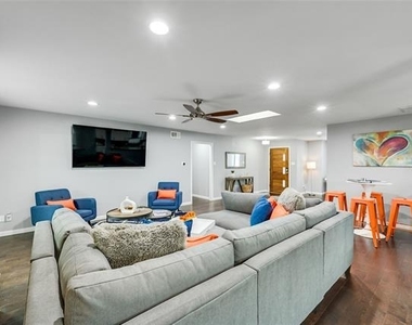10040 Spokane Circle - Photo Thumbnail 6
