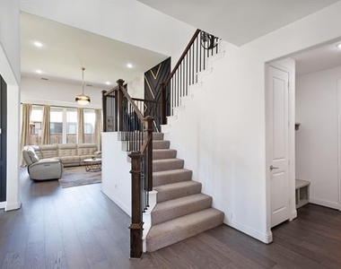7597 Sanctuary Drive - Photo Thumbnail 8