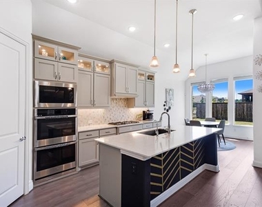 7597 Sanctuary Drive - Photo Thumbnail 13