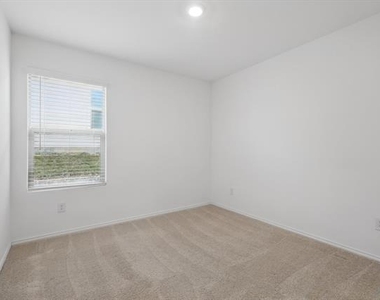 8400 High Robin Avenue - Photo Thumbnail 13