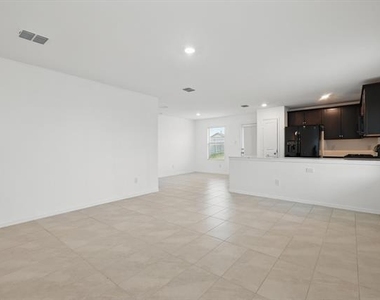 8400 High Robin Avenue - Photo Thumbnail 4
