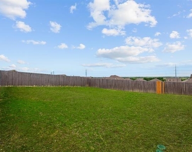 8400 High Robin Avenue - Photo Thumbnail 15