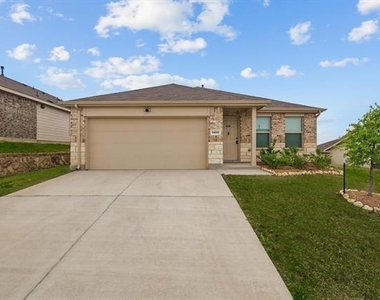 8400 High Robin Avenue - Photo Thumbnail 1