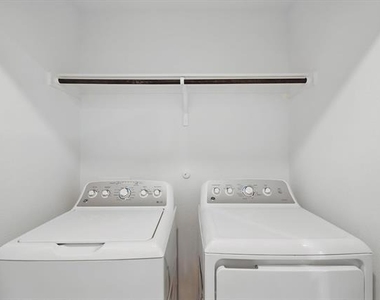 8400 High Robin Avenue - Photo Thumbnail 14