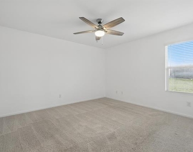 8400 High Robin Avenue - Photo Thumbnail 9