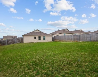 8400 High Robin Avenue - Photo Thumbnail 16