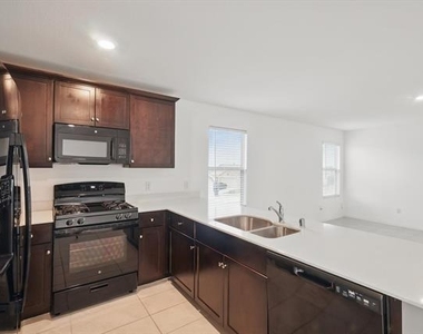 8400 High Robin Avenue - Photo Thumbnail 6