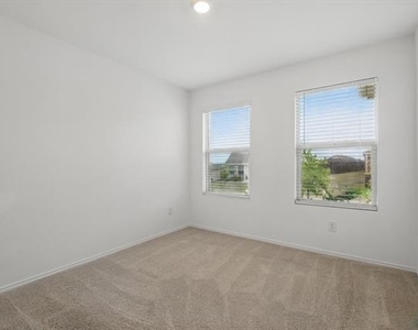 8400 High Robin Avenue - Photo Thumbnail 11
