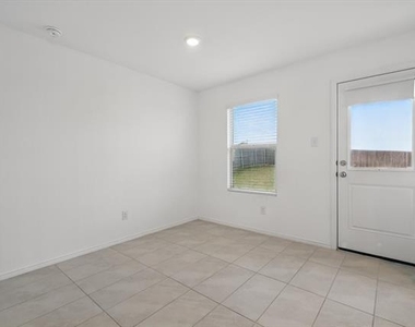 8400 High Robin Avenue - Photo Thumbnail 8