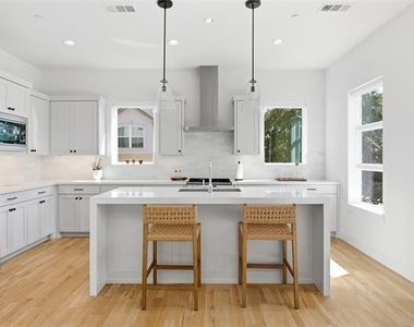 6345 Richmond Avenue - Photo Thumbnail 1