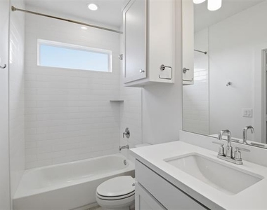 6345 Richmond Avenue - Photo Thumbnail 10