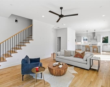 6345 Richmond Avenue - Photo Thumbnail 3