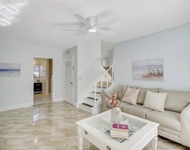 1310 Manor Drive - Photo Thumbnail 8
